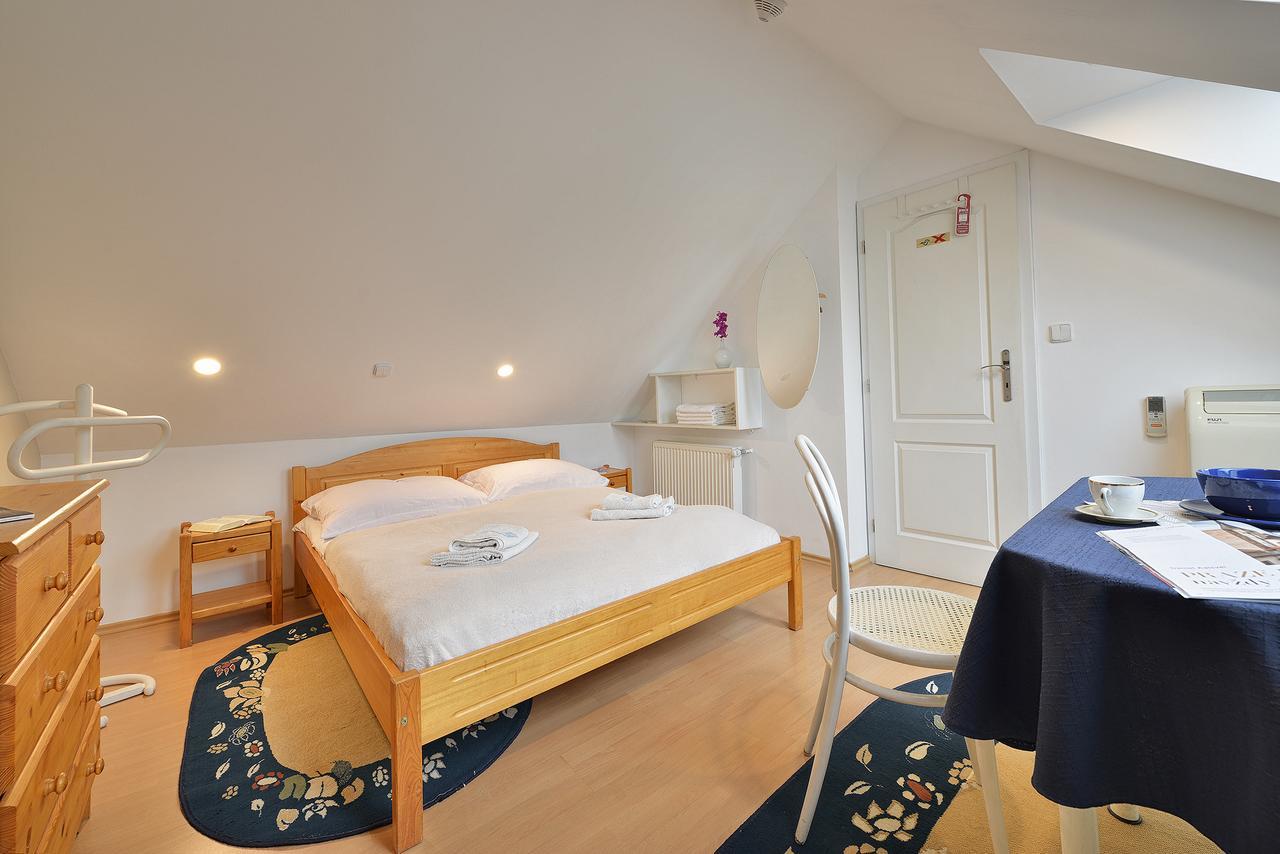 A. V. Aparthotel Praha